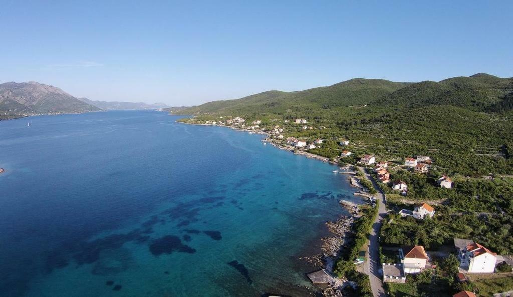 Apartment Kneze Račišće Eksteriør bilde