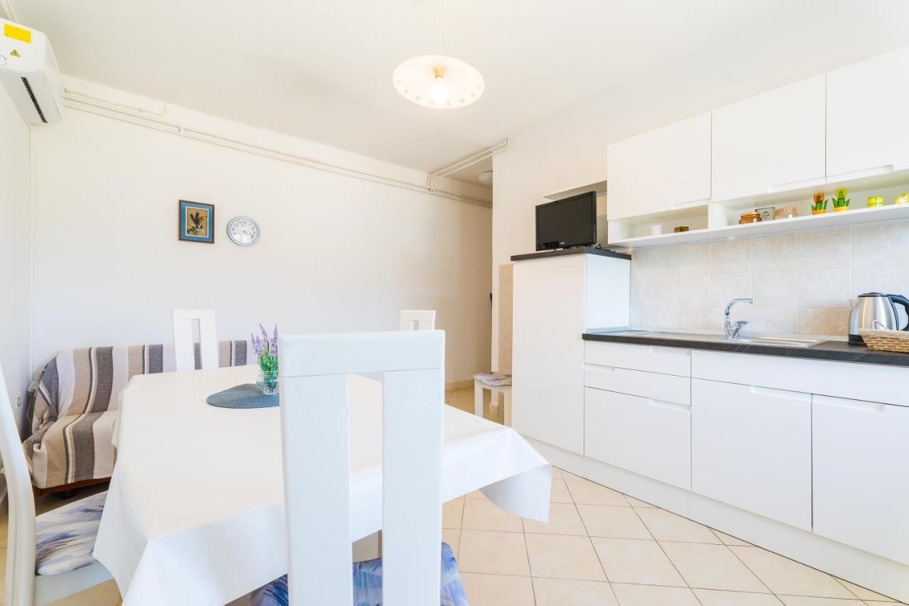 Apartment Kneze Račišće Eksteriør bilde